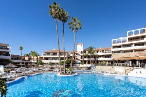 Bazén v ubytování Oceanfront Tenerife South Albatros 125 nebo v jeho okolí