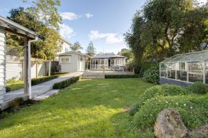 Κήπος έξω από το Kuku Villa - Te Awanga Holiday Home