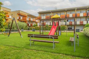 Herní místnost nebo prostor pro děti v ubytování HYGGE Family Apartment - one step away from the lake!!!