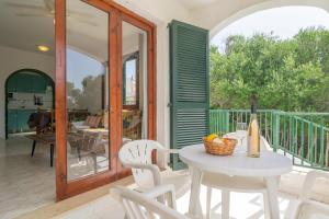 Ein Balkon oder eine Terrasse in der Unterkunft Biniforcat 11