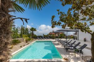 Bazén v ubytovaní Luxury Apartment Nina with heated swimming pool, Villa Adriatic alebo v jeho blízkosti