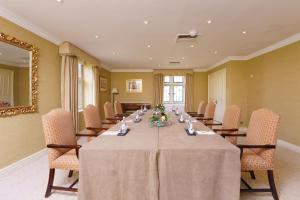 Posezení v ubytování Lucknam Park Hotel + 37 fotografií