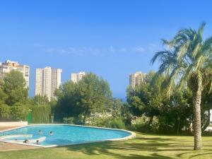 Bazén v ubytovaní Mirador Poniente Beach alebo v jeho blízkosti