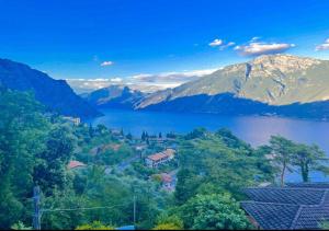 Foto dalla galleria di Residence Hotel Maxi a Tremosine Sul Garda