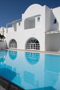 Bazén v ubytování Philippion Boutique Hotel nebo v jeho okolí