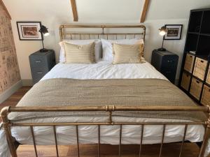 Cama ou camas em um quarto em Penarwyn House