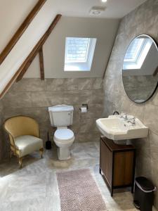 Um banheiro em Penarwyn House
