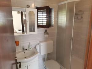 Koupelna v ubytování Apartments Soling Primošten + 31 fotografií
