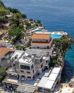 Gallery image of Blanche Cliff Apartments in Sveti Stefan