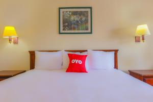 Postel nebo postele na pokoji v ubytování Coastal Inn Corpus Christi