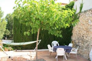 Ein Garten an der Unterkunft Casa León with private pool great view