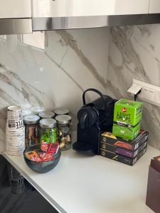 Kuchyň nebo kuchyňský kout v ubytování Billys apartment Selianitika