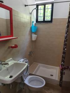 A bathroom at Julia's Apartment