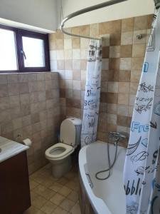 A bathroom at Julia's Apartment