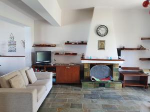 A television and/or entertainment centre at Julia's Apartment