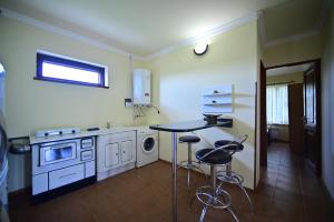 Kuhinja oz. manjša kuhinja v nastanitvi Sevan Tarsus Guesthouse