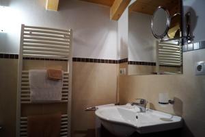 A bathroom at Haus Maiern
