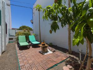 A garden outside Agaete Pupe Home by Canariasgetaway