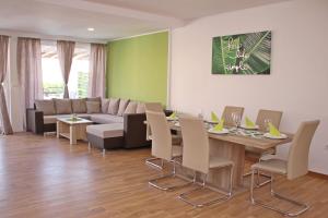 Posezení v ubytování Apartments Luka i Toni