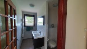 Koupelna v ubytování Gîte La Besse, Claudon + 11 fotografií