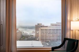 The Sutton Place Hotel Halifax的休息区