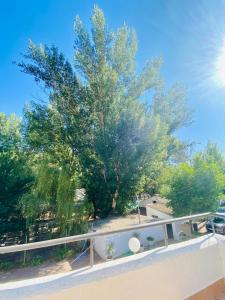 En balkong eller terrasse på HOSTAL LA CAÑADA RUIDERA