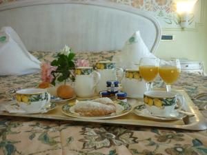 Frukostalternativ för gäster på Suite Hotel Nettuno