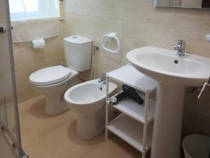 A bathroom at Maison du Soleil