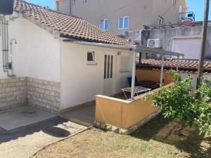 Budynek, w którym mieści się apartament