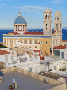 Gallery image of Hermes Penthouse in Ermoupoli