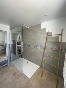 Phòng tắm tại Gîte l’Inattendu