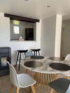 Khu vực ghế ngồi tại Gîte l’Inattendu