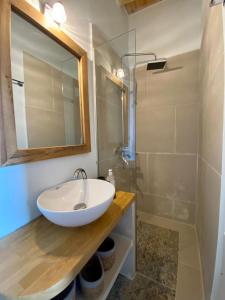 Ένα μπάνιο στο Meraki Apartments Crete