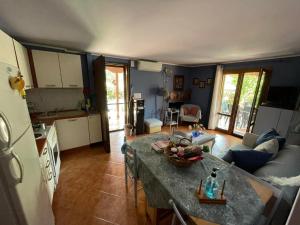 Kuchyň nebo kuchyňský kout v ubytování DORA'S HOUSE + 23 fotografií