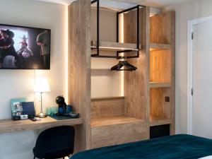 A bed or beds in a room at Castellpetit