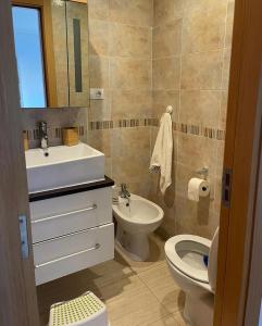Kúpeľňa v ubytovaní APARTAMENTO ZONA MARINADOR, CERCA A LA PLAYA