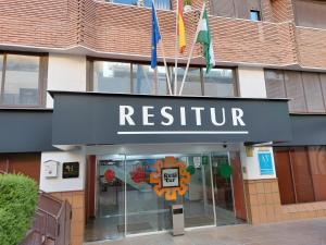 Zdjęcie z galerii obiektu BONITO APARTAMENTO TRIANA-LOS REMEDIOS w Sewilli