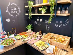 Jedlo v ubytovaní bed & breakfast alebo blízkom okolí