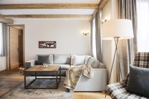 Posedenie v ubytovaní Galzig Lodge