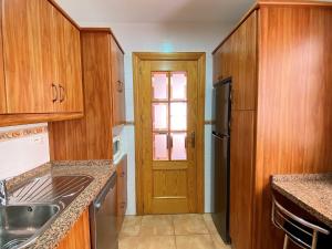 Kuchnia lub aneks kuchenny w obiekcie Azahara En Suite Casasol
