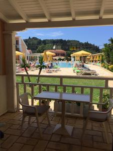 Zdjęcie z galerii obiektu Pool View Suite @ Yiannis Village w Sidari