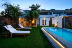 Bazén v ubytování Playia Villas II nebo v jeho okolí