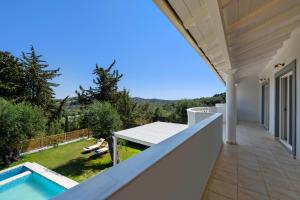 Bazén v ubytování Playia Villas II nebo v jeho okolí