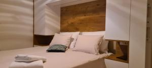 Posteľ alebo postele v izbe v ubytovaní Apartman Marčelina 2 in Trogir