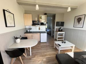 Una cocina o zona de cocina en Garður Apartments