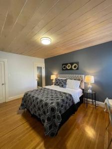 Ένα ή περισσότερα κρεβάτια σε δωμάτιο στο Golden Gate Park Sweet Home- 3 Bedrooms