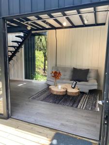 Posezení v ubytování ZIRUMA HOUSE