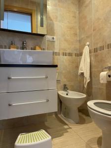 Kúpeľňa v ubytovaní APARTAMENTO ZONA MARINADOR, CERCA A LA PLAYA