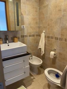 Kúpeľňa v ubytovaní APARTAMENTO ZONA MARINADOR, CERCA A LA PLAYA