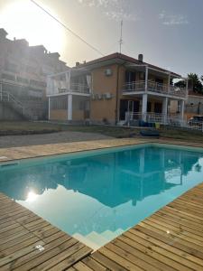 The swimming pool at or close to Il Gattino di Porto - apt 4 - Monolocale terrazzo piscina